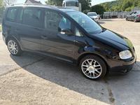 Volkswagen Touran 2.0 TDI DSG Highline Highline Bayern - Geisenfeld Vorschau