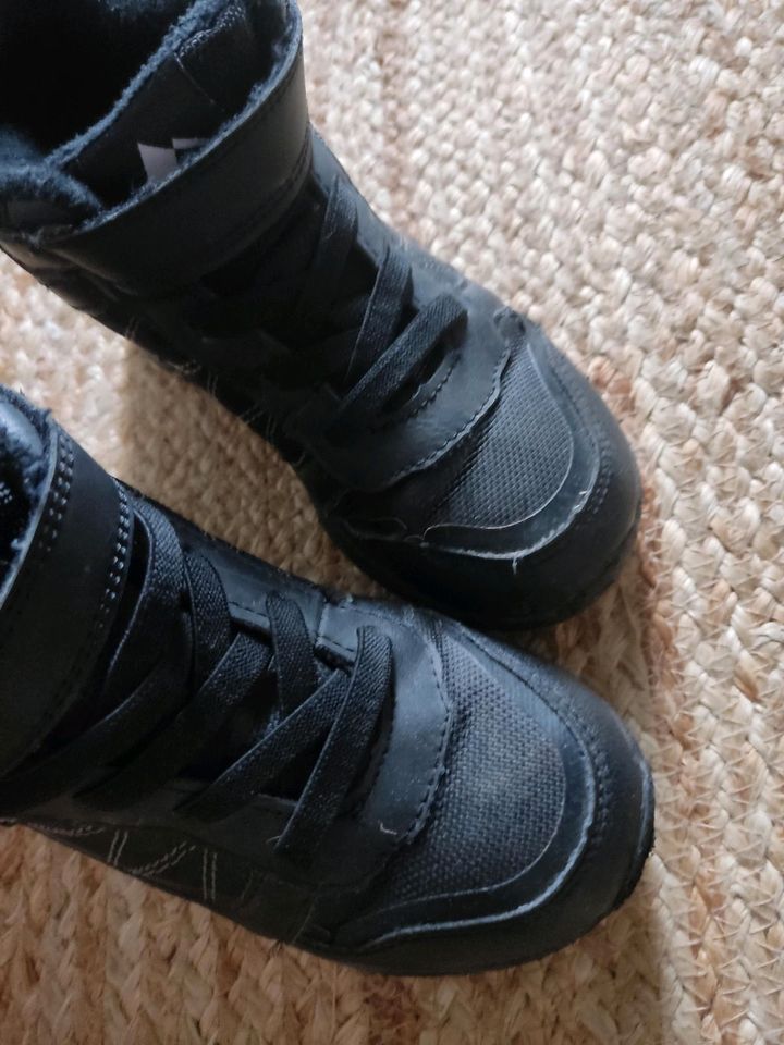 h&m Halbschuhe / Sneaker schwarz waterproof Größe 28 in Weisel