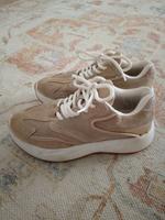 Sneaker Sportschuh ZARA Beige Wildleder Gr. 37 neuw. Bochum - Bochum-Wattenscheid Vorschau