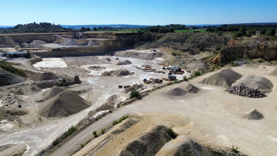 Granit Marmor Treppen Küchen Arbeitsplatten Fensterbänke in Großmehring