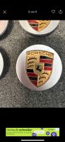 Porsche macan  Felgen Deckel radnabenabdeckung Wappen 958601150 Frankfurt am Main - Fechenheim Vorschau