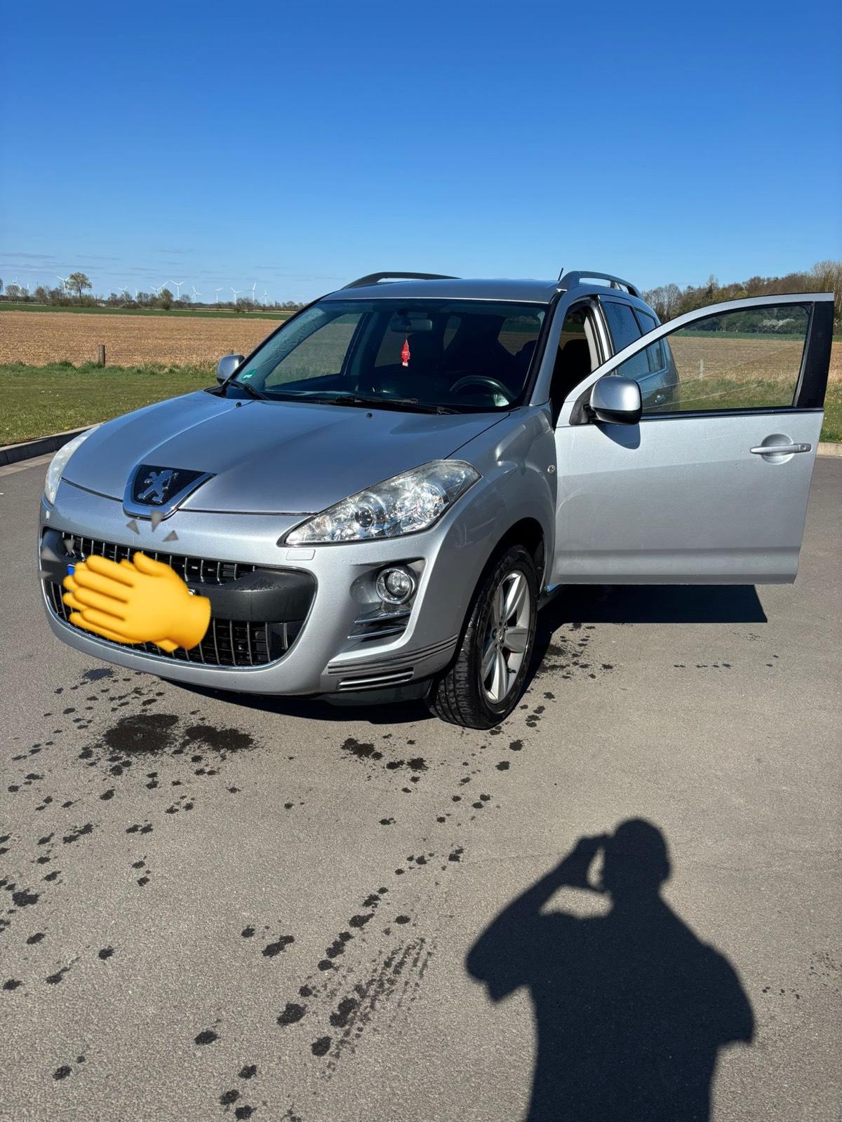 Abbildung des Autos Peugeot 4007 2.2 Diesel …