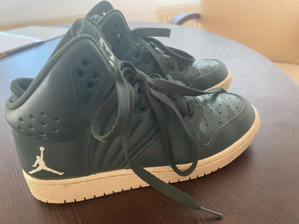 Schuhe Nike Air Jordan Gr. 36 grün in Panitzsch