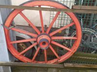 altes Wagenrad  Durchmesser 125 cm - Holz beschädigt Nordrhein-Westfalen - Bünde Vorschau