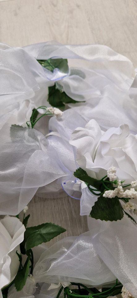 Hochzeitsdeko Autoschmuck weiße Rosen in Herdecke
