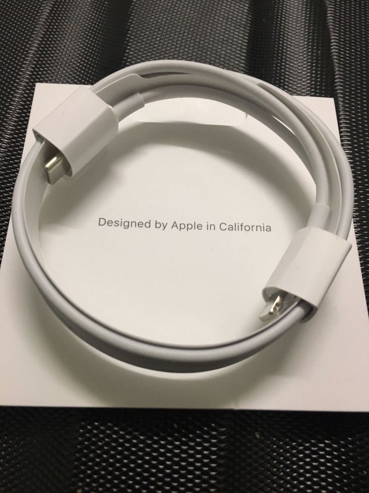 iPhone Ladekabel Charging Cable 12 13 14 Pro Max USB-C Lightning in St. Wendel