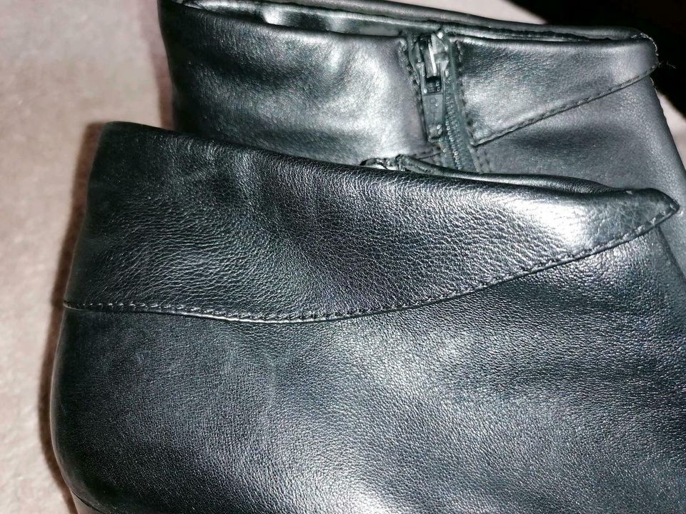 ARA STIEFELETTEN NEU ! SCHWARZ GRÖßE 6,5 (40) in Herne