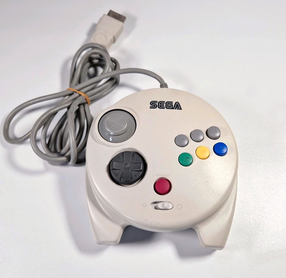 Original Sega Saturn Controller HSS-0137 Refurbished in Frankfurt am Main