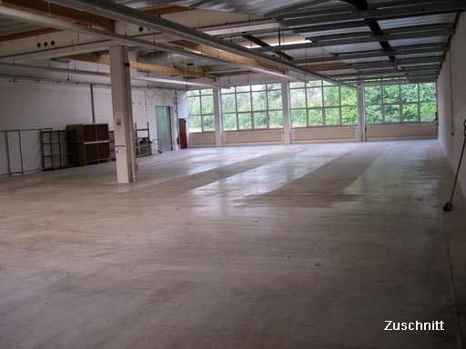 Lager-/ Logistik-Halle ca. 2.000 m², Büro und Freifläche ** ab sofort in Grub a. Forst