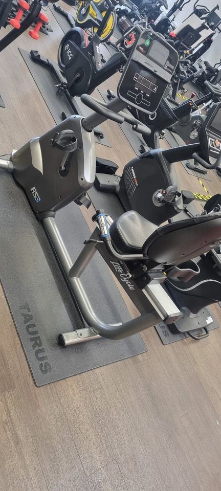 Life Fitness Liegeergometer RS3 Track Connect in Duisburg