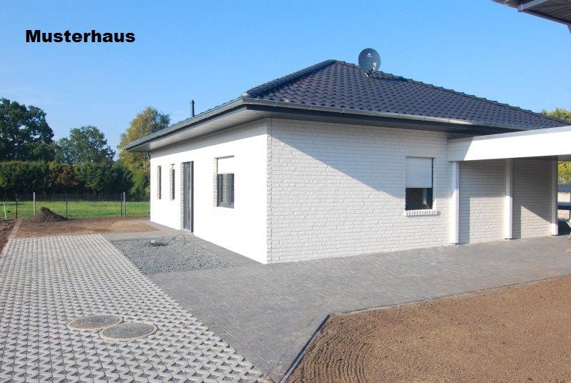 Moderner Neubau-Walmdachbungalow in bevorzugter Wohnlage! in Haselünne