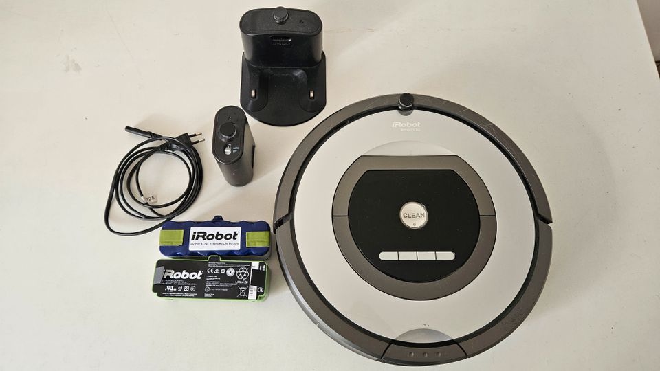 IRobot Roomba 772e DEFEKT für BASTLER in Hollfeld