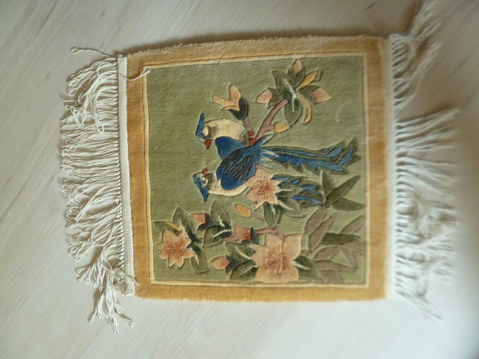 Orientteppich mit Franzen Motiv: Vogel und Blumen in Pforzheim