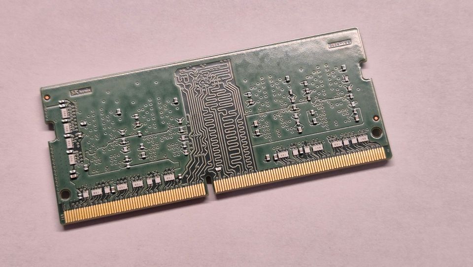 16GB - 2x SK Hynix 8GB SODIMM DDR4 3200 - HMAA1GS6CJR6N-XN in Hilden