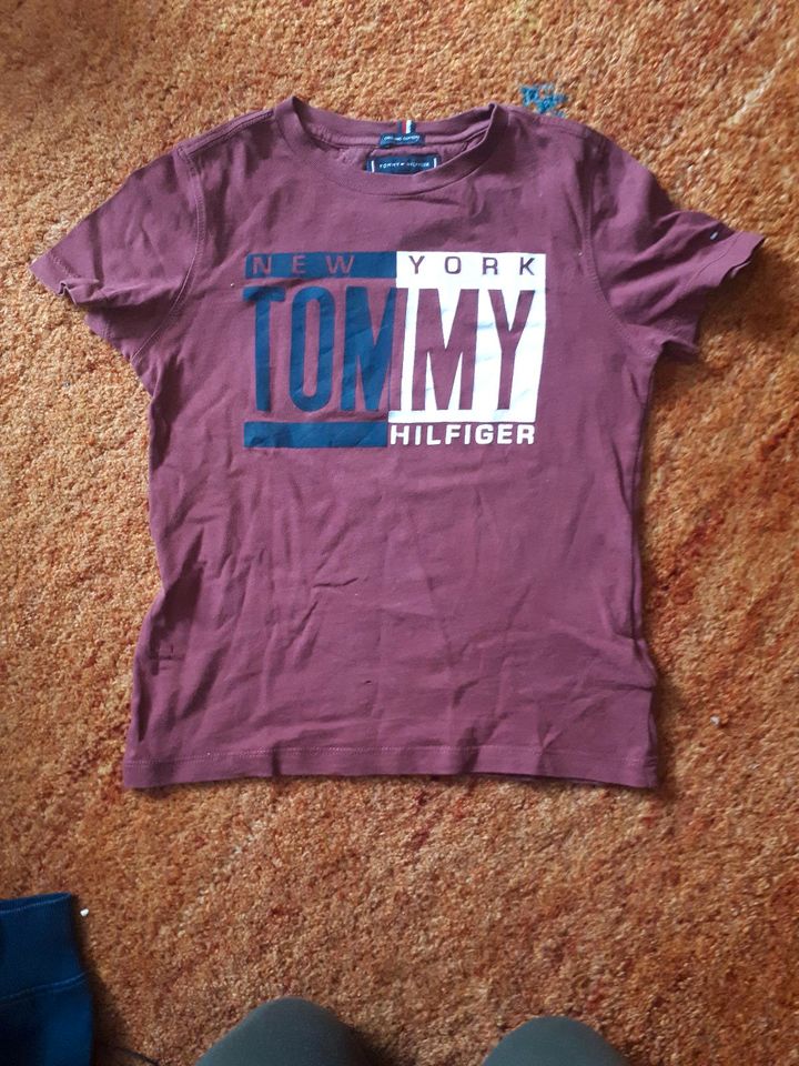 Tommy Hilfiger Shirt, Sweatshirtjacke, Longshirt 128 in Neu Wulmstorf