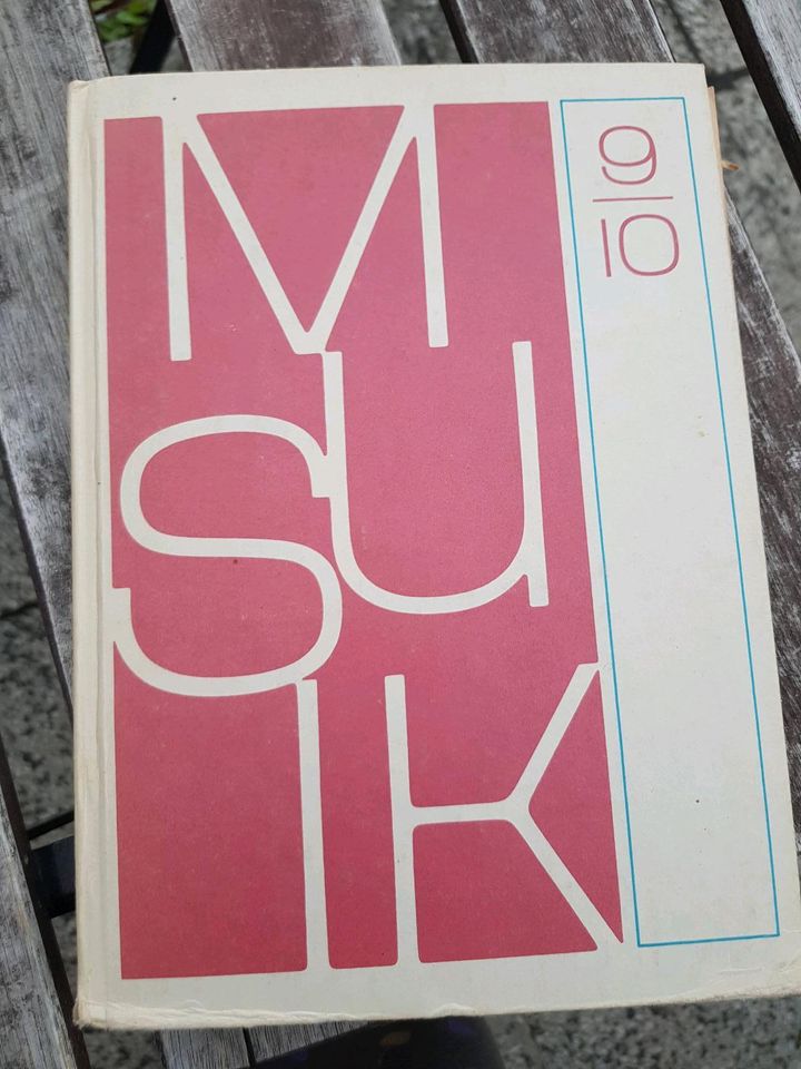 ❤ Musikbuch ‼️ Schulbuch DDR 9. 10. Klasse in Pulsnitz