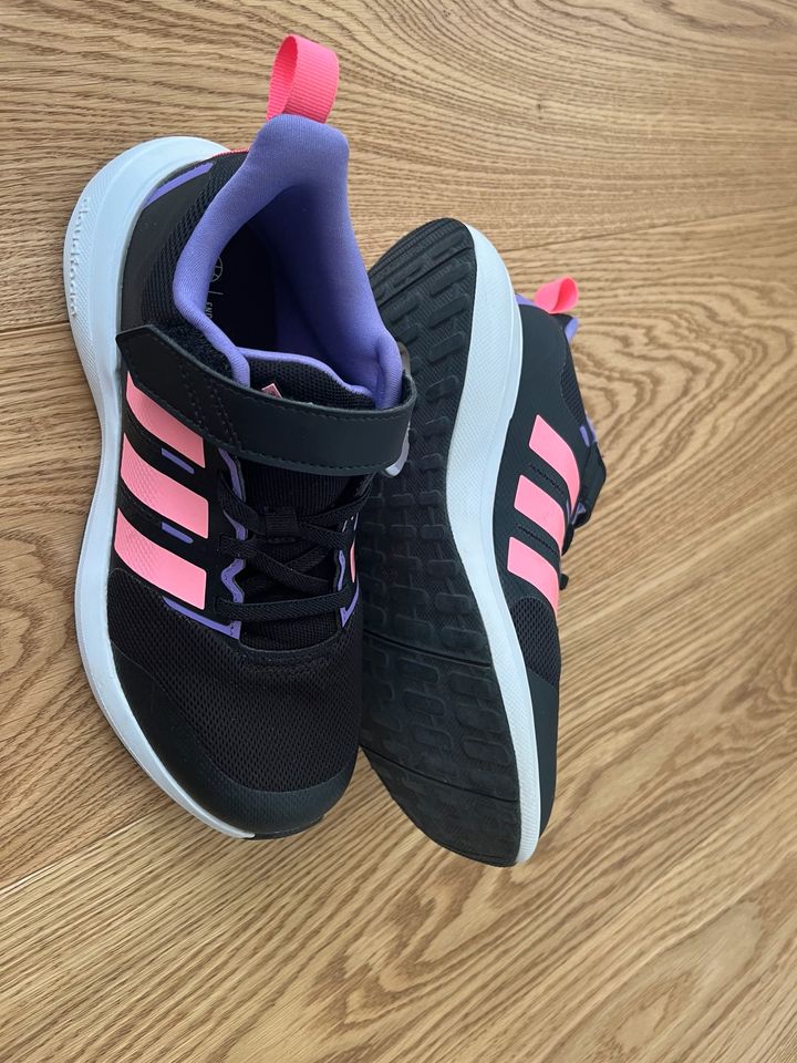 Adidas FortaRun Core black/beam pink/violet fusionw in München