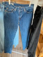 Jeans Levi’s, Jogginganzug, Weste, Nike Tec nur Abholung komplett Nordrhein-Westfalen - Kerpen Vorschau