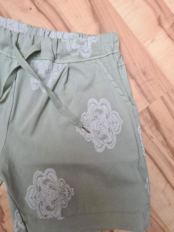 Made in Italy Stretch Shorts Gr. 38-42 in Gießen