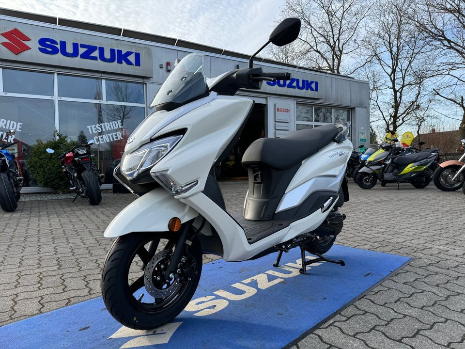 Böwadt-und-Hansen-222-Suzuki-Roller-UB-125-Burgman-weiss in Handewitt