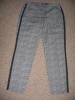 NEU** Sommerhose Capri 3/4 Hose COMMA Gr. 36 Sachsen - Radebeul Vorschau