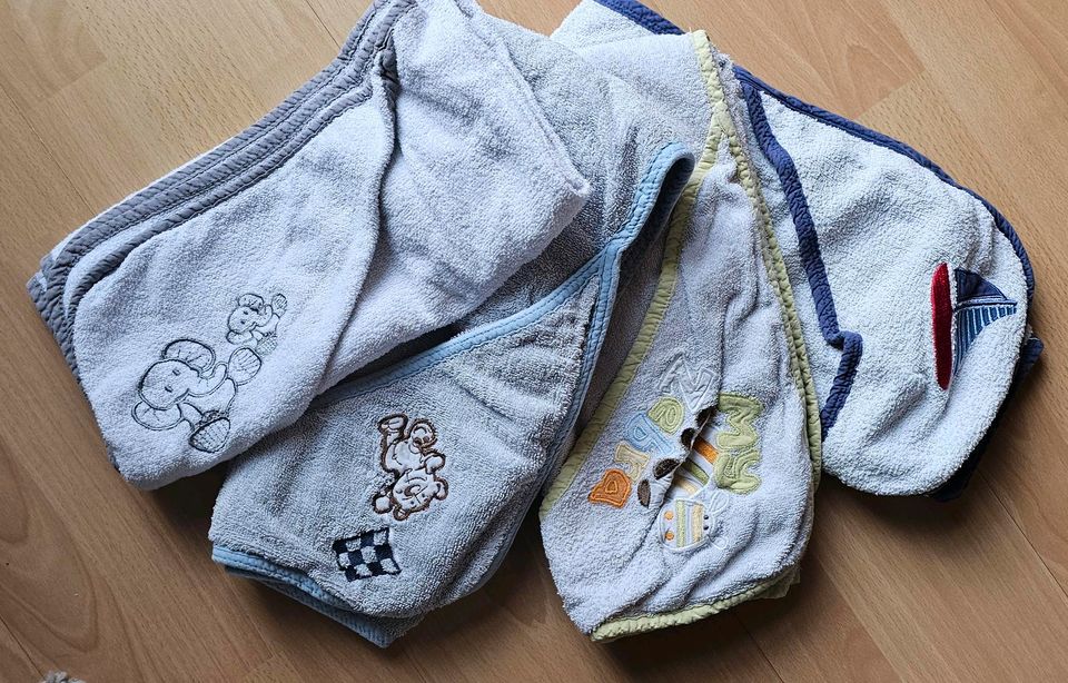 Badehandtuch Baby mit Kaputze in Hambühren