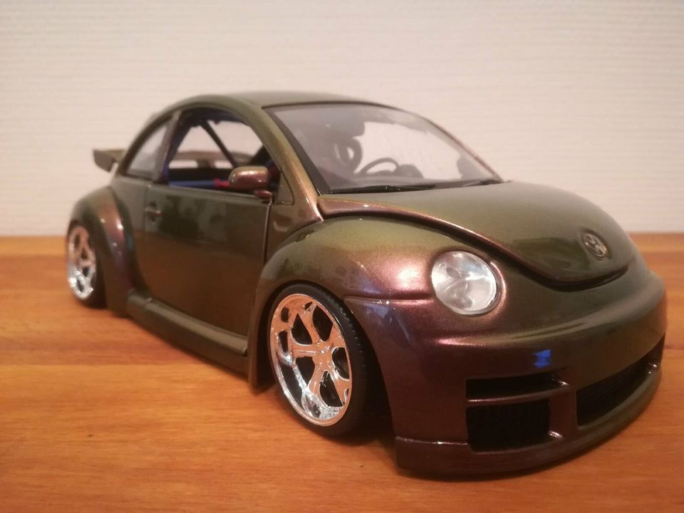 VW New Beetle RS 1:18 Tuning, Chromfelgen, Sonderlack, Tiefer in Sankt Goarshausen 