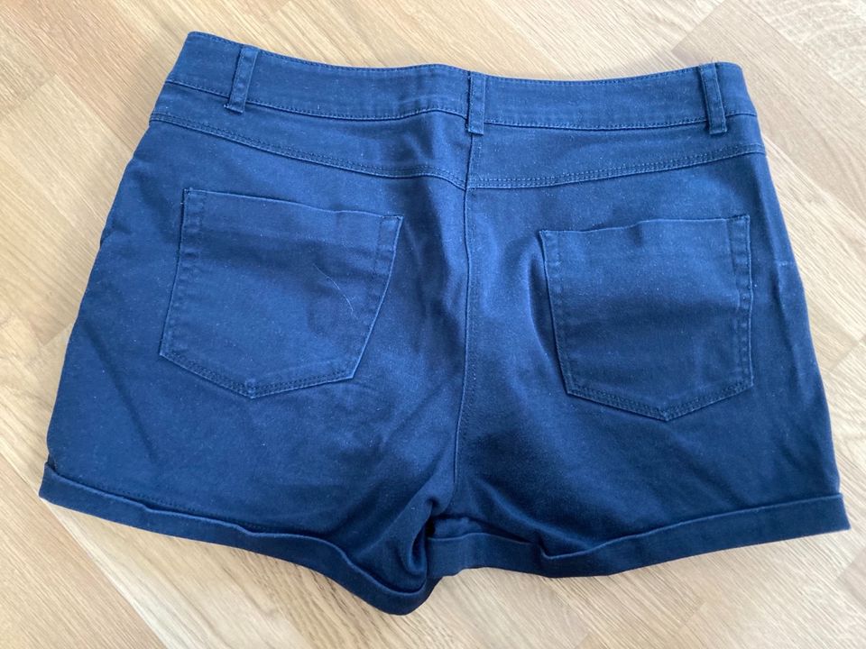 Shorts 36/38 S/M schwarz Gina kurze Hose Hotpant Jeans Stretch in Gescher