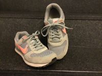 Nike Sneaker Turnschuh US 10 Hessen - Kirchhain Vorschau