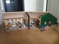 Spielscheune aus Holz mit Tieren (viele von Schleich) Hessen - Rüsselsheim Vorschau