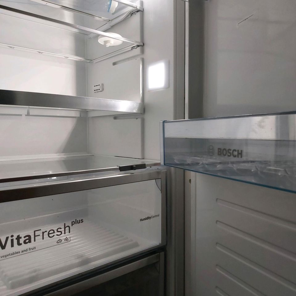 Küche Einbau Kühlschrank Bosch in Friedrichshafen