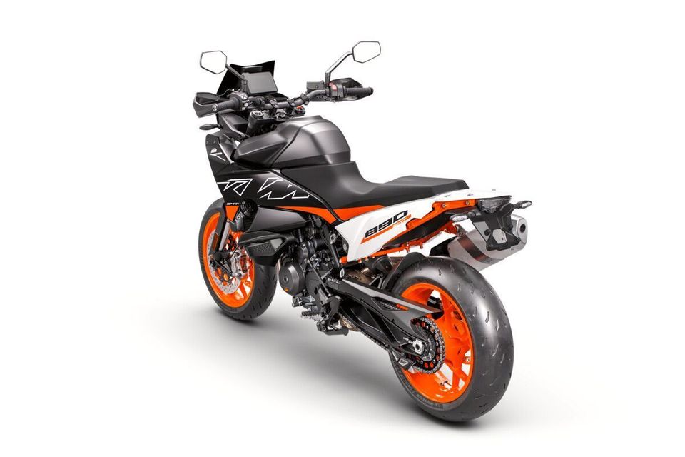 KTM 890 SMT 2023 Neufahrzeug inkl. TechPack *sofort verfügbar* in Winnenden