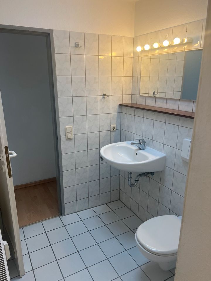 2 Zimmer Stadtwohnung. Ab sofort zu vermieten.Frisch renoviert. in Mönchengladbach