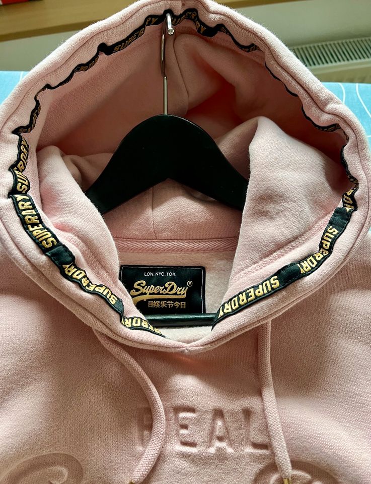 Schöner Hoodie von Superdry Gr. S rosa ❤️ in Herford