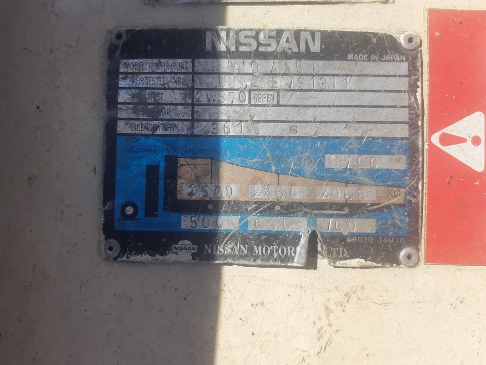 Gabelstapler Nissan 2,5 T. LPG. Seitenschiebe.Wie neu! in Nordhorn