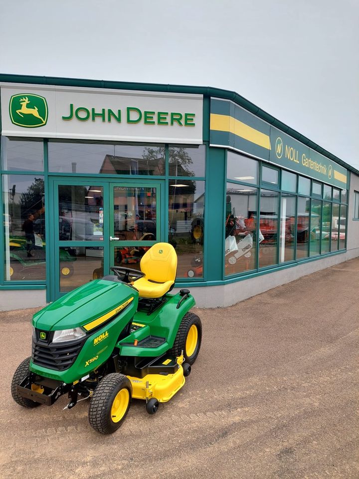 John Deere X590 Rasentraktor in Limburg