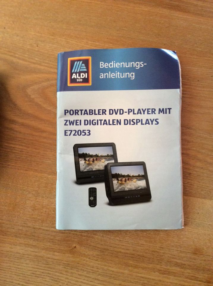 Portablen DVD-Player mit zwei digitalen Displays in Gengenbach