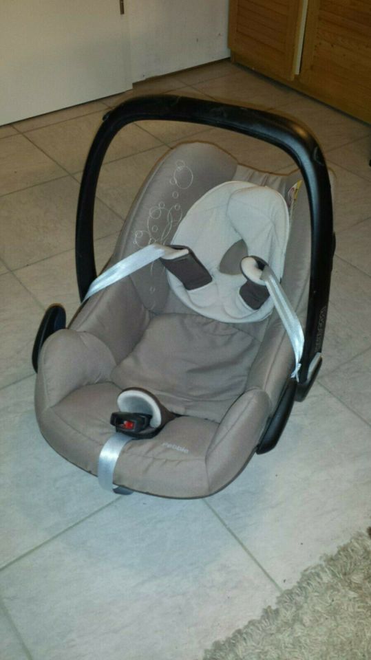 Maxi Cosi Pebble Babyschale Walnut Brown, bB. mit Früchenadapter in Obersulm