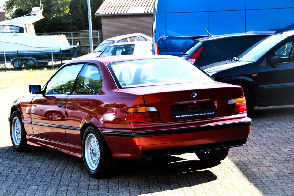 BMW 320I COUPE E36*KLIMA*AUTOM*LEDER*EU2*BBS* in Marienhafe