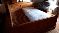 Doppelbett mit passendem Nachttisch von Lamin Mobler Nordrhein-Westfalen - Hürtgenwald Vorschau