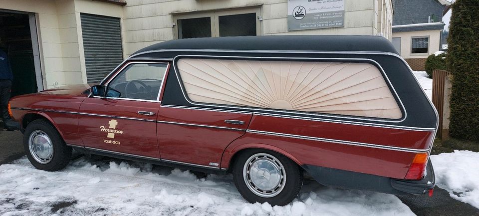 Daimler-Benz 123 Bj.1984 Leichenwagen in Laubach (Eifel)