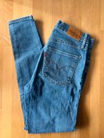 Levi‘s Jeans 720 blau Größe 26 Frankfurt am Main - Bergen-Enkheim Vorschau