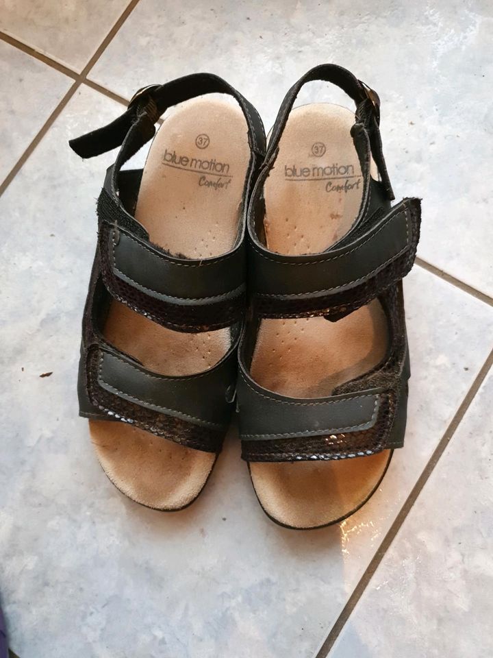 Sandalen mit Klettverschluss in Saarbrücken