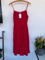 Neu mit Etikett Plisee Trägerkleid Sommerkleid von H&M Gr. 36/38 Bayern - Marxheim Vorschau