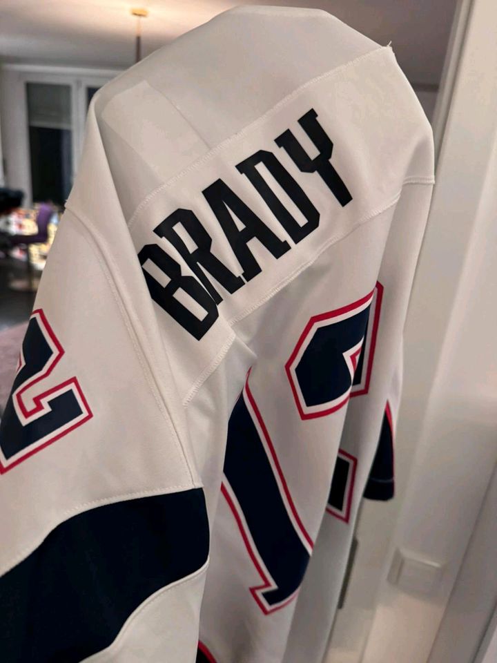 Tom Brady New England Patriots Jersey Game Ausführung in XL in Stuttgart
