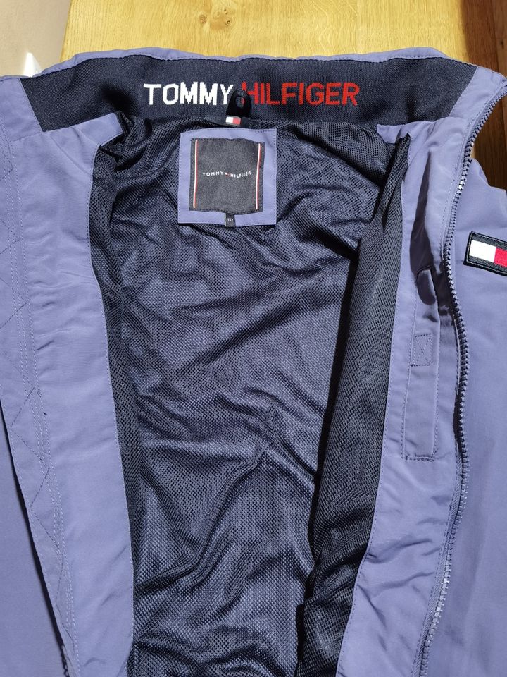 Tommy Hilfiger Jacke Gr. 152 Übergang in München