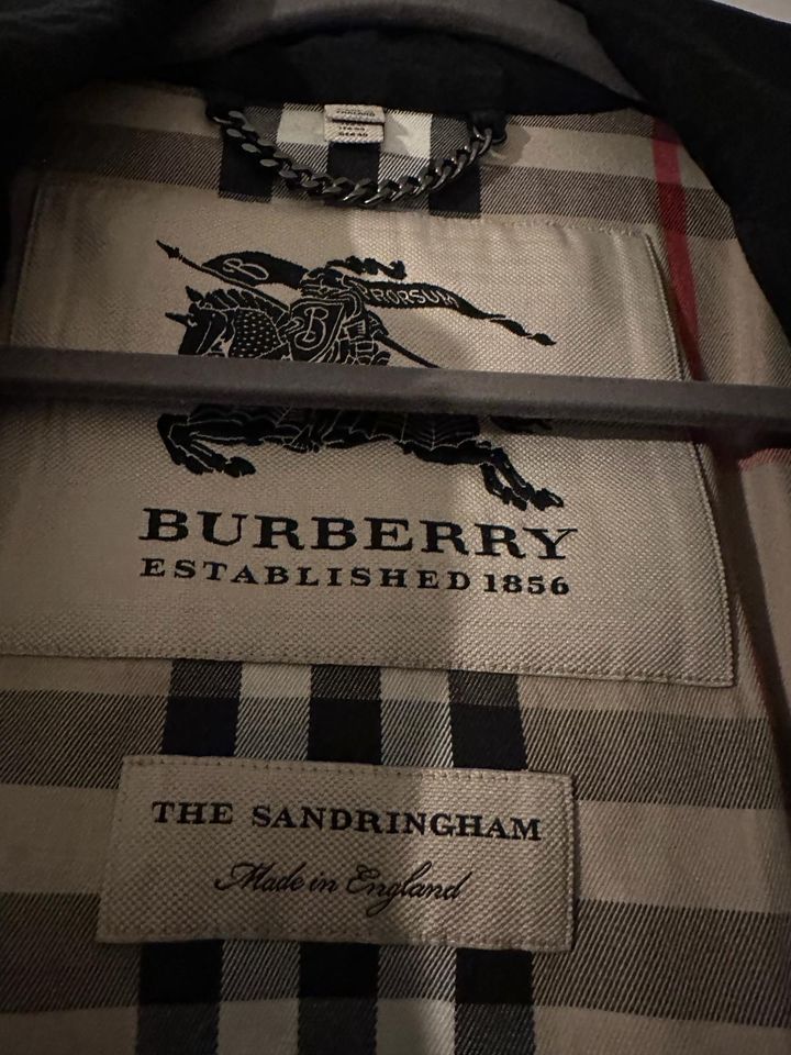 Burberry Trenchcoat Schwarz 38 in Hamburg