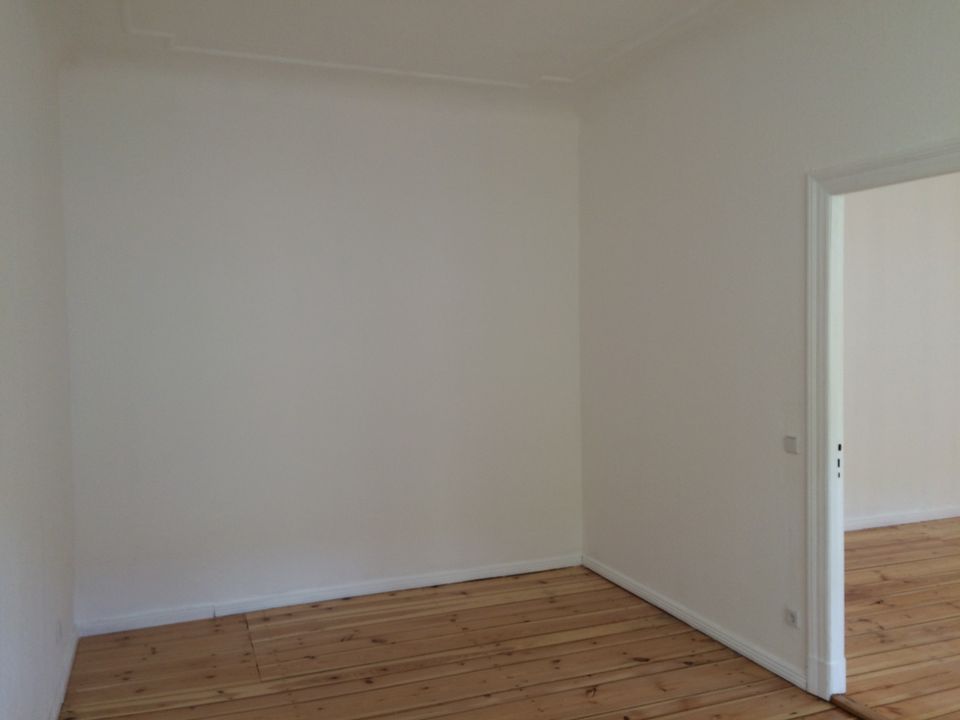 2 Zimmer Wohnung, Hennigsdorf, Balkon, Dielen, 1. OG Hochparterre in Hennigsdorf