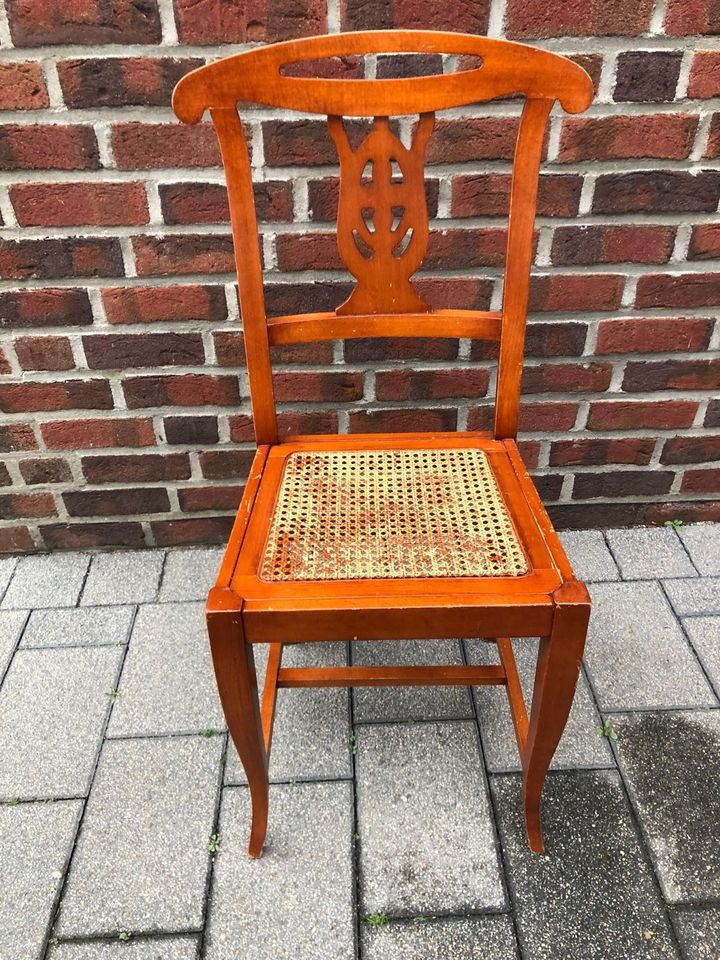 Alter Stuhl in Hückelhoven