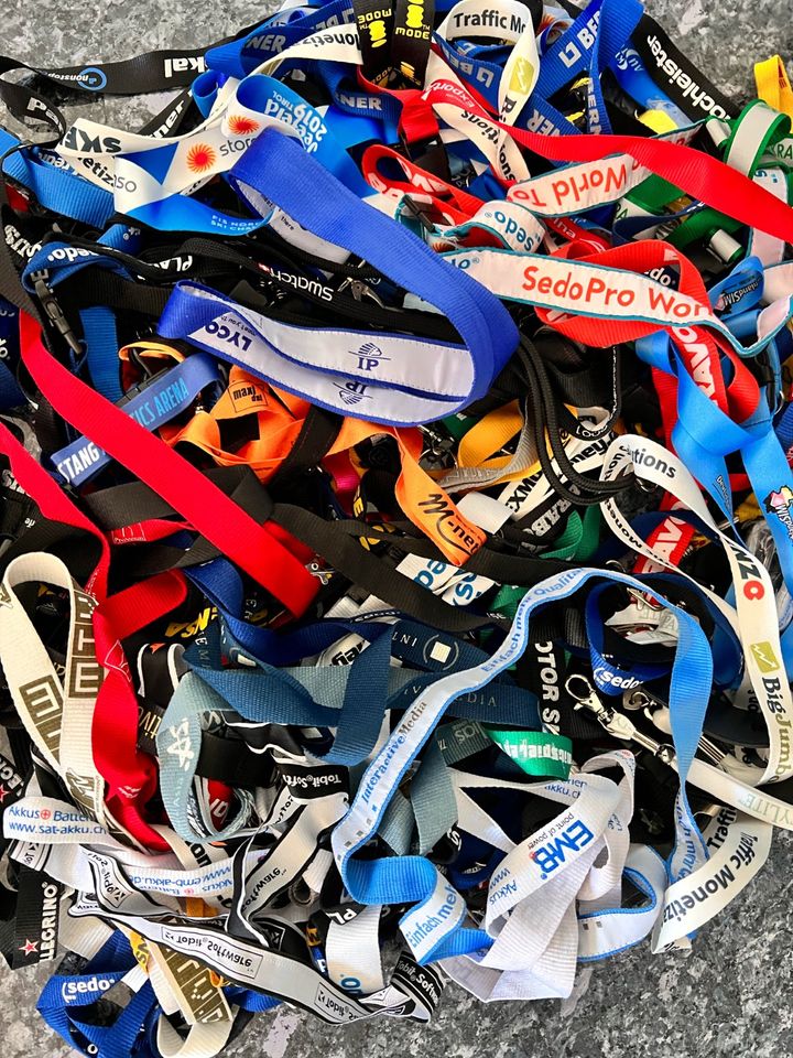 weite über 100 Lanyards von weltweiten Veranstaltungen in  Nordrhein-Westfalen - Reken | eBay Kleinanzeigen ist jetzt Kleinanzeigen